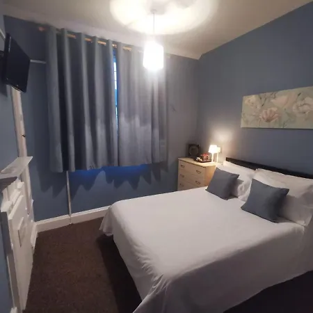 The Saddle אורחן